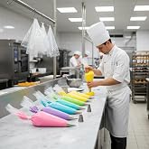 50 Adet Tek Kullanımlık Krema Sıkma Torbası &ndash; 30 cm Şeffaf Pasta ve Kek S&uuml;sleme Poşeti &ndash; Patlamaz ve Kaymaz Yapılı Profesyone