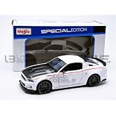 Maisto 2014 Ford Mustang Street Racer White 1/24 31506