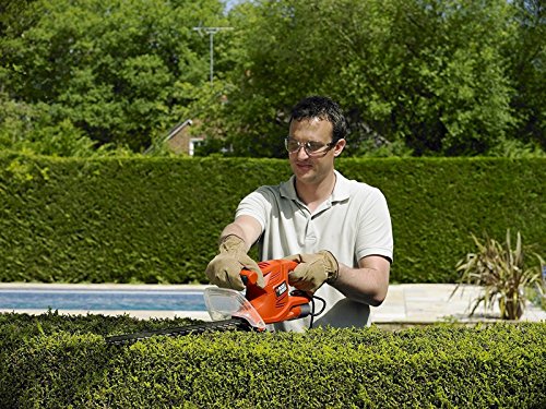 Black + Decker 420W Elektro-Heckenschere, 45 cm Schwertlänge, 16mm Schnittstärke, 2-Hand Schaltung, GT4245-GB - 7