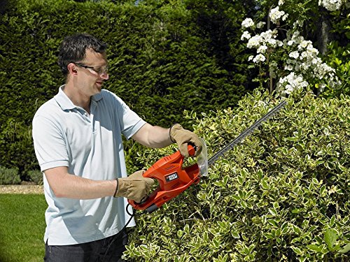 Black + Decker 420W Elektro-Heckenschere, 45 cm Schwertlänge, 16mm Schnittstärke, 2-Hand Schaltung, GT4245-GB - 6