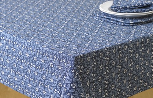 Licensed William Morris Eyebright 132cm x 178cm (52" x 70") Floral Blue & White Cotton Tablecloth