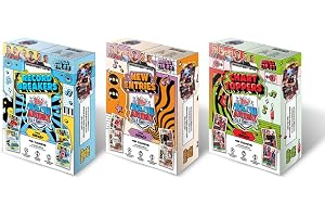 Topps Match Attax UCC 2026/27 – Mega Tin 1 (diagram toppers) | Varje Mega Tin innehåller sex samlarkortpaket och fyra exklusiva Greatest Hits Limited Edition-kort.