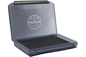 PRO TACKLE GEAR Pro Tackle Jig & Rig Box I Foam Slit-Foam Case – Eingeklebter geschlitzter EVA-Schaum, Transparent, Abnehmbare Deckel – Ideale Aufbewahrung für Jigköpfe, Rigs, Spinner und mehr (Box I 25,5x19,5x3,5)