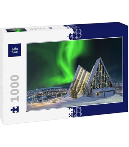 Aurora Borealis Sobre Siluetas De árbol En Lofoten Noruega Foto De Archivo - Imagen De