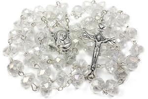 Nazareth Store Rosario de cuentas de cristal transparente blanco con medalla de tierra sagrada y rosario de comunión de Jesús