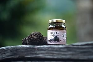 VECCHIO BORGO TARTUFI & FUNGHI 50 g fresh truffle from Italy (black fresh truffle) and 1 truffle product of your choice from our own production (50 g truffle and sauce with summer truffle)