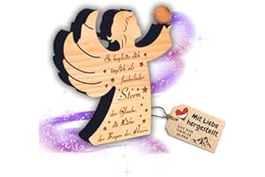 sagl.tirol Zirbenengel mit Zirbenkugel - Holzengel mit Gravur - Zirben Engel mit Spruch - Taufgeschenk Schutzengel Holz - 10 x 11 x 1,8 cm - aus nachhaltiger Forstwirtschaft - Made in Austria