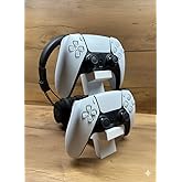 PS5 DualSense 2&rsquo;li Oyun Kolu ve Kulaklık Standı Beyaz Renk | 3D Baskı Şık Dikey Tutucu (21.5x18x4 cm)