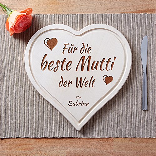 Schneidebrett Herz mit Gravur – Für die beste Mutti der Welt – Personalisiert mit Namen – Ideal als Muttertagsgeschenk – Frühstücksbrett – Küchenbrett – Deko aus edlem Ahorn Holz mit Saftrille - 3