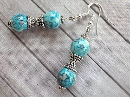Thurcolas pendientes Blue Spirit perla teñida de cuentas de jade blanco natural azules y perlas de tibetanos
