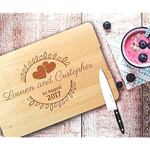Personalisierte Schneidebrett, Housewarming Geschenk, Hochzeitsgeschenk, Geschenk für Paare, neues Schlauch Geschenk, hölzernes Schneidebrett, Schneidebrett
