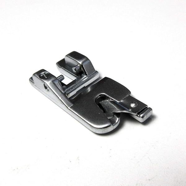 Piedino Premistoffa Tre Fori DreamStitch Per Macchine Da Cucire Pfaff - 820920096 - Per Filati Decorativi E Cordoncini