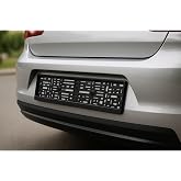 Oto Ara&ccedil; Plakalığı Siyah Plakalık Araba Plaka &Ccedil;er&ccedil;evesi 2 Adet Siyah Pianoblack