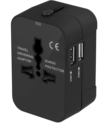 Adattatore universale da viaggio universale con 2 porte USB A e 2 porte USB C 65 W Adattatore universale da viaggio universale con 2 porte USB A e 2 porte USB C 65 W