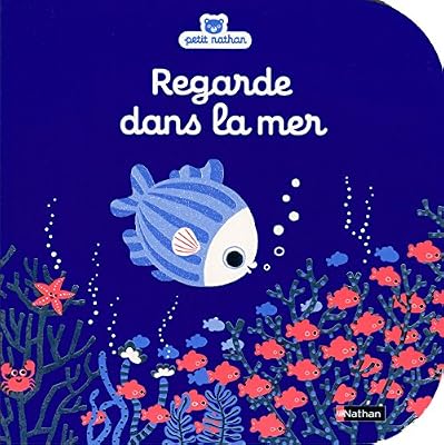 Nathan regarde dans la mer