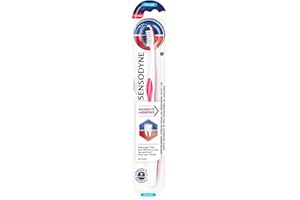 Sensodyne Brosse à dents Sensibilité & Gencives, Souple, Pour Les Dents Sensibles Sans Endommager Les Gencives, Couleur Aléatoire