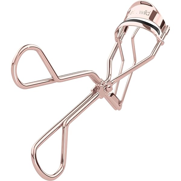 メイク道具・化粧小物 CHANEL PRECISION EYELASH CURLER 137.806 CHANEL LE RECOURBE CILS DE CHANEL Eyelash Curler w/2 Refill