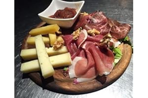 NOSTRE MONTAGNE PRODOTTI TIPICI VALLE D'AOSTA Insieme di salumi e Fontina DOP per realizzare un tagliere valdostano - Mocetta di bovino, prosciutto crudo, lardo DOP e Fontina DOP