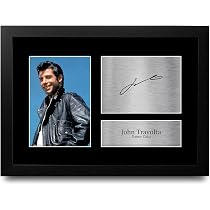 Affiche Encadrée Grease Olivia Newton John - Format A3 (445x330 Mm) Avec Signatures Imprimées - Cadre Polycarbonate Noir, Prêt à Offrir - Idée Cadeau Fan De Cinéma