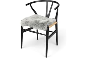 ‎NORDIC SHEEP Nordic Sheep Lammfell Sitzkissen 40x40 cm | Weiches Fell für Stühle & Sofa | Gemütliches Kissen & Lammfell Sitzauflage im schönen nordischen Stil | Farbe: Hellgrau