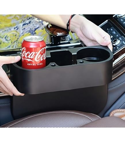 elfbar nachfüll pod läuft aus Un Homme Est Assis Derrière Le Volant D'une Voiture Avec La Porte Ouverte Et  Fume Une Cigarette. Banque D'Images et Photos Libres De Droits. Image  173515667