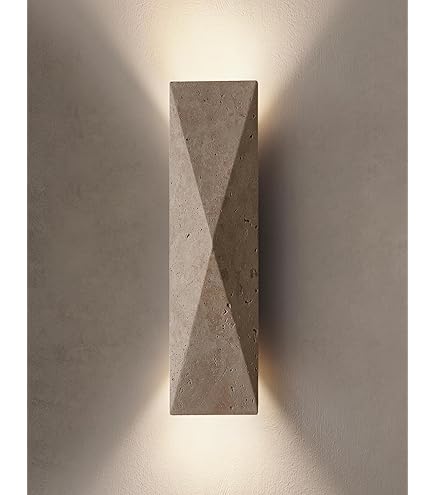 Eenvoudige bronzen wandlamp met geel murano glas