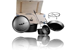 ‎GRILLSCHWEINE Grillschweine 8-teiliges Dutch Oven Starter Set in Holzkiste - Gusseisen bereits eingebrannt, inkl. Grillplatte, Dutch Oven, Stieltopf, Pfanne, Deckelheber und Untersetzer