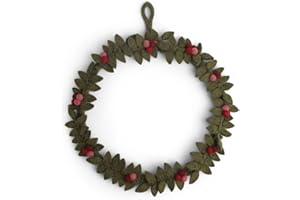 ‎GRY & SIF Én Gry & Sif Türkranz I Hand-Made & fair-Trade Kranz aus Filz, skandinavische Deko für Herbst Winter Weihnachten I Weihnachtskranz dunkelgrün mit roten Beeren, ⌀30cm