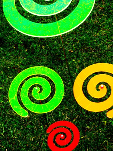 LISA DEKO Gartenstecker Wirbel gelb – 22 cm mit 100 cm Metallstab – Sonnenfänger/Suncatcher - 4