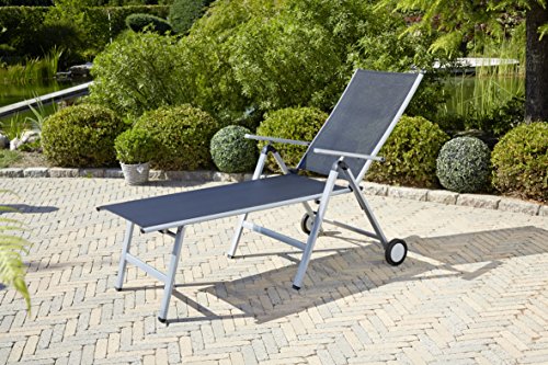 greemotion Sonnenliege Monza klappbar - Gartenliege mit Rollen in Grau aus Aluminium - Liegestuhl mit Textilene-Auflage in Schwarz - Alu-Strandliege mit Armlehne - Liege für Balkon, Terrasse & Garten - 