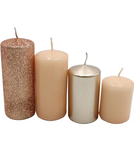Adventskaarsen met gouden patroon – 2 stuks - Rustiek oppervlak - Kaarsen/ Stompkaarsen - Kerst/Kerstkrans/Adventkrans (Mosterd, Hoogte: 11cm / ⌀ 6cm - 2 stuks