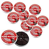 10x SCHO-KA-KOLA, die Energie-Schokolade. Die einzigartige Kombination aus feinherbem Kakao, Kaffee und Kolanuss liefert langanhaltende Energie. 4 Ecken SCHO-KA-KOLA enthalten etwa soviel Koffein wie ein starker Espresso. In schöner Dose. Inhalt: 10 x 100 g.