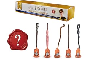 Spin Master Wizarding World Harry Potter Baguette Surprise Harry Potter et la Coupe de Feu avec Base et icône en Métal 14 Ans et +