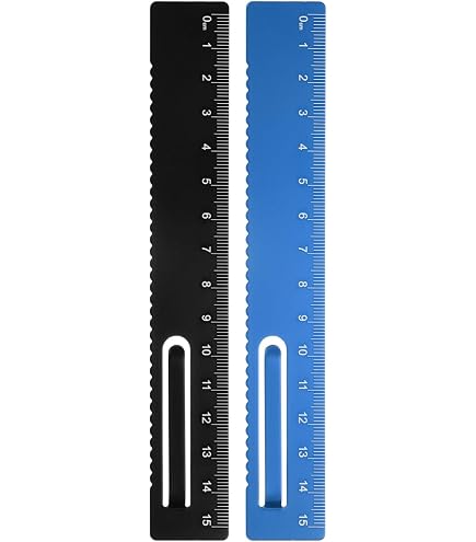 Produktbild von QUARKZMAN 3er Set Gerades Lineal 20 Cm Aus Aluminium – Metalllineal Mit Clip, Bruchsicher, Zum Messen Und Als Lesezeichen, Gold