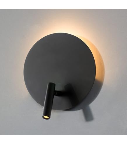 Een messing lampadaire met kap en 2-lichtpunten, steunend op 3 Een messing lampadaire met kap en 2-lichtpunten, steunend op 3
