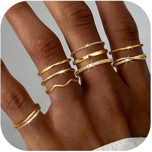 My Bendel - Goudkleurige ringenset met 4 ringen - Mooie ringenset in het goudkleurig