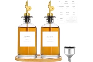 Otauoaea Distributeur Huile d’Olive pour Cuisine, Lot de 2 Bouteille Huile Olive Bec Verseur, Bouteilles à Bec Verseur pour Huiles Verre Avec étiquettes et Entonnoir, Plateau en Bamboub | 350 mL - Or