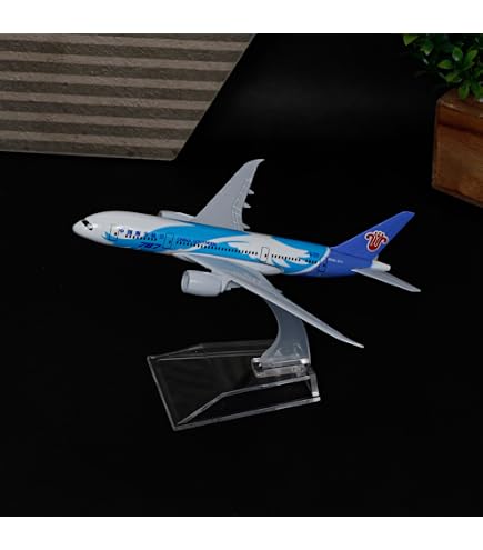 1/200 Japan Airlines Boeing 787 9 22 : Amazon.in: Toys & Games