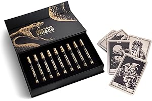 ‎DICK JOHNSON Dick Johnson Parfumkollektion Venomous Vials - Set aus 9 Exklusives Düften von Eau de Parfum bis Intense Parfum Geschenkbox mit kunstvoll designten Tarot Karten - 90 ml