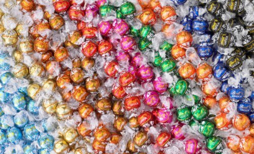 Preisvergleich Produktbild Lindt Lindor Truffles "8-10 Flavor Assorted Truffle Box" 100 Truffles Total by Lindt