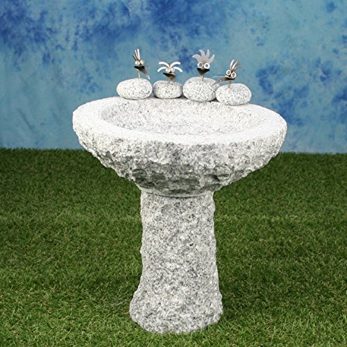 Vogelbad aus Granit mit Fuß (4 Steinvögel am Rand sitzend)