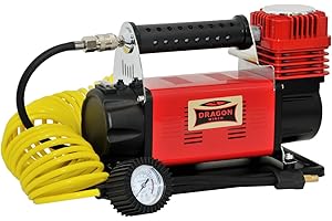 Dragon Winch Compressore aria Portatile 12V |10,3 BAR / 150 PSI con una capacità di 160 l/min + tubo a spirale con manometro, punta della valvola, borsa per il trasporto, 3x punte intercambiabili