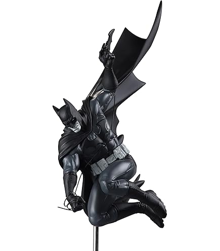 Batman Black & White Mike Mignola Statue - Gotham By Gaslight 1:10 Scale Resin Figure