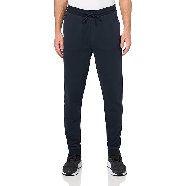 nike club essentials open hem sweatpants in black