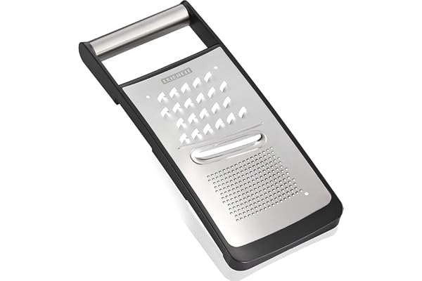 Leifheit Râpe universelle ProLine, Râpe manuelle ultra tranchante en acier inoxydable de qualité supérieure, Mandoline pour râper et trancher les fruits, légumes, le fromage, etc.