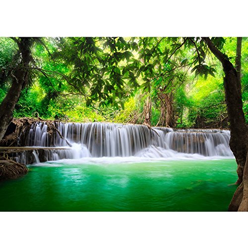 Vlies Fototapete PREMIUM PLUS Wand Foto Tapete Wand Bild Vliestapete - DEEP FOREST WATERFALLS - Wasserfall Bäume Wald Thailand See Wasser Meer - no. 067, Größe:300x210cm Vlies