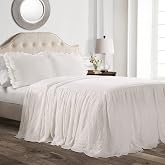 Lush Decor Fırfırlı Etek Yatak &Ouml;rt&uuml;s&uuml; Beyaz Salaş Şık &Ccedil;iftlik Evi Tarzı Hafif 3 Par&ccedil;a Set, King
