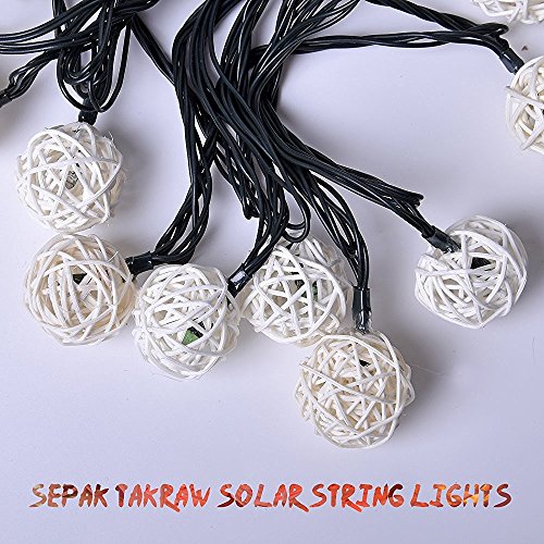 SunJas 30 LEDs 6 Meter Solar Lichterkette Rotang Peddigrohr Garten Globe Kugel Außen Warmweiß Solar Beleuchtung Kugel für Party, Weihnachten, Outdoor, Fest Deko usw. (30 LEDs warmweiß) - 6