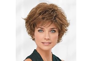 AIYLMZ Krótka, falowana, brązowa peruka damska z ostrymi jak brzytwa grzywką, puszyste, kręcone, warstwowe peruki pixie, syntetyczne, odporne na wysokie temperatury, naturalne włosy na Halloween