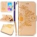 Produktbild FESELE Glitzer Bling Lederhülle für [Samsung Galaxy S6 Edge] Leder-Mappen-Karten-Slot-Abdeckung im Bookstyle mit Standfunktion, Samsung Galaxy S6 Edge Prägung Schädel Rose Blume Strap Lanyard Malerei